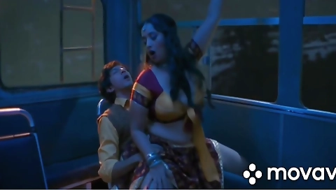 Sexy Bhabi Seducing In Bus