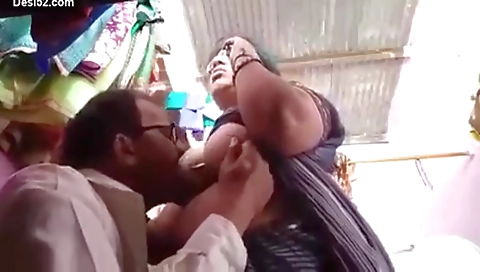 Aunty Boobs Sucked By Tailor In Tailor Shop
