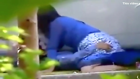 Desi Amateur College Girl Enjoying Passionate Sex Outdoors