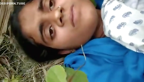 Dehati Girl Fucked By Bf On Fields