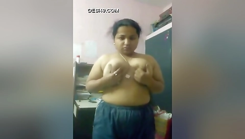 Exclusive- Desi Girl Riktika Strip Her Cloths And Showing Her Boobs And Pussy