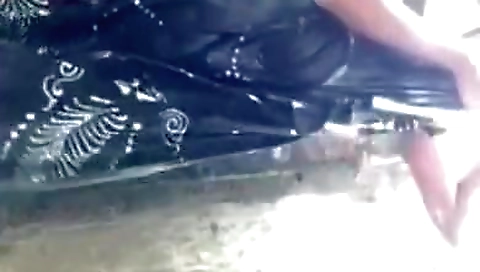 Sri Lankanoutdoor Bath මල්කි නන්ගි ටිරිප් එකක් ගිහින් කොල්ලට පෙන්න නානහැටි2