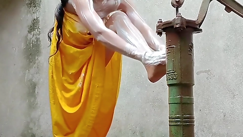 Hot Sexy Riya Ki Nahane Ki Video