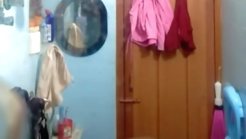 Exclusive- Big Boob Desi Bhabhi Bathing Video Record By