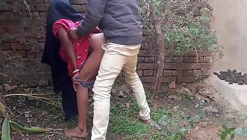 Bhabhi Ki Ko Ghar Ke Bahar Me Pela