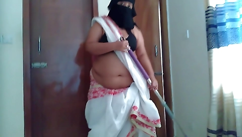 Kam Vali Sexy Mosi Mujha Jabardast Chudai, Jab Mujha Nangti So Hi Tha Bistar Par