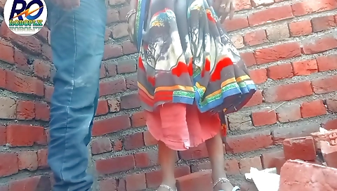 Indian Desi Aunty Ne Finger Karte Huye Pakre Jane Par Full Hindi Audio Awaj Ke Sath