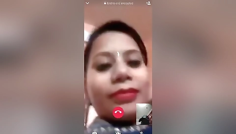 Desi Bhabhi Shows Her Boobs On Vc
