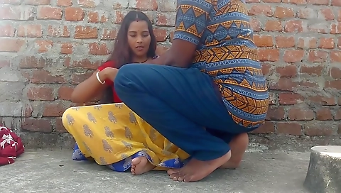 Deshi Pooja Bhabhi Come In Oldest House Chhat Fast Floor Fucking Video