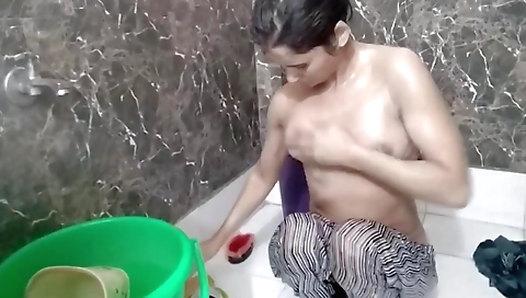 College Girl Ka Bathroom Mms Video Viral With College Girls