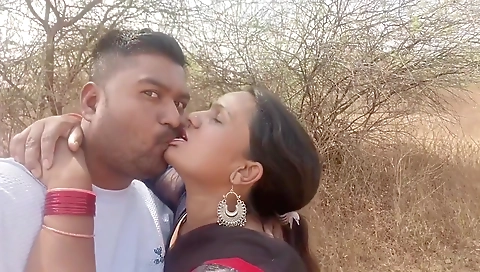 Desi Indian Marathi Kavita Bhabhi Fuck With Tatya Boyfriend In Jungle , Riding On Dick Like Whore , Give Good Job In Saree