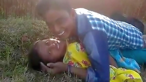 Indian Desi Louvers Outdoors Fucking In The Jangle