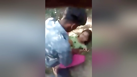 Today Exclusive- Desi Village Girl Outdoor Fucking