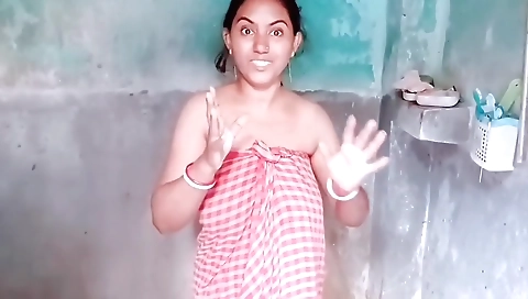 Desi Indian Bathroom Sex (cheating Wife Amateur Homemade Wife Tamil 18 Year Old Indian Uncensored Japane