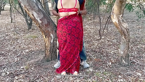 Horny Indian Housewife Cheating With Friend - Giving Deep Throat In Outdoor - Saree