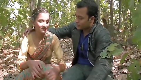 Desi Village Girl Fucked In Jungle - Jungle Me Mangle