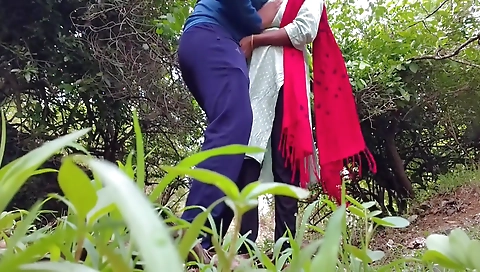 Indian Young Bhabhi Went To The Jungle In The Morning And Called Her Boyfriend, Bhabhi Got Her Ass Fucked - Bhabhi Sex Hindi