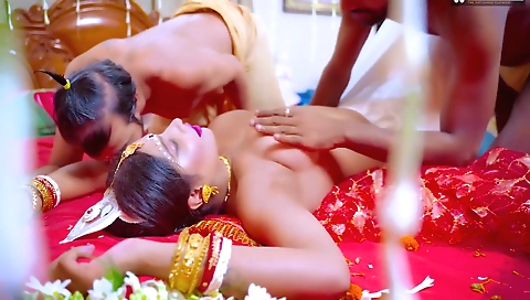 Desi Bade Dudhwali Nai Nawali Dulhan Ko Pati Ke Samne Uska Ex Boyfriend Chod Diya ( Hindi Audio )