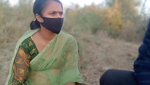 Hindi Sex - On The Farm By Listening To Notty Joke, Fucked Her Outdoor Jungal Sex With Full Hind