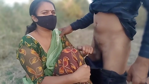 Hindi Sex - On The Farm By Listening To Notty Joke, Fucked Her Outdoor Jungal Sex With Full Hind