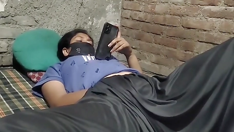 Desi Village Girl Masterbating When She Watching Video
