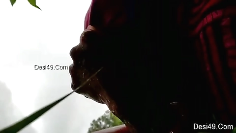 Exclusive- Desi Cheating Wife Outdoor Sex With Lover