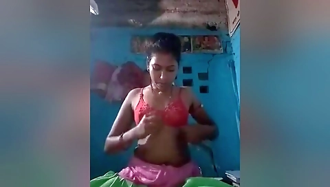 Today Exclusive- Desi Village Bhabhi Record Fingering Selfie Video For Money