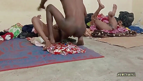 First Time Padosi Ko Aur Padosi Ki Ladki Ko Donon Milkar Chudai Ki Sexy