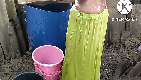 Indian House Wife Bathing Anita Style