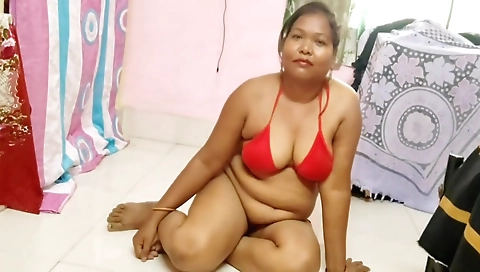 Indian Housewife With Huge Boobs