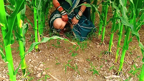 Outdoor Fucked In Her Neighbor Bhabhi,with Squirt ,pussy Licking