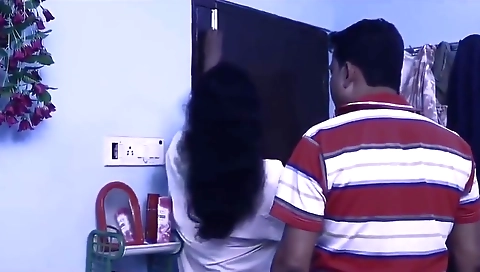 Indian Aunty And Mallu Aunty - Aunty Has Sex With Varatia