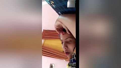 Sexy Mallu Girl Shows Her Boobs And Pussy On Vc