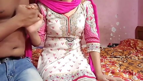 Desi Indian Punjabi Ladaki Ne Salwar Pahankar Apane Yaar Se Chudwai