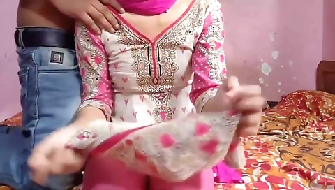 Desi Indian Punjabi Ladaki Ne Salwar Pahankar Apane Yaar Se Chudwai
