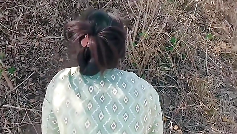 Jungle Girl - Desi Hot Village Girl Jungle Me Lakdi Lene Gai And Then Fucked Her Tight Pussy (hindi Audio) Outdoor Jungle