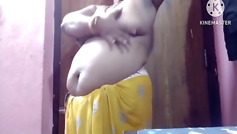 Desi Aunty Showing Her Big Boobs To Her Boyfriend With Hindi Audio Sex Talk - Hindi Sex