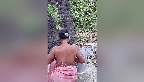 Sexy Bhabhi Bathing In Open Bathroom