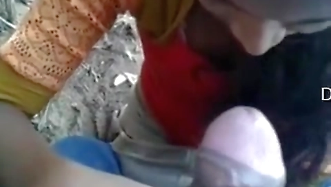 Today Exclusive-sexy Lankan Girl Blowjob