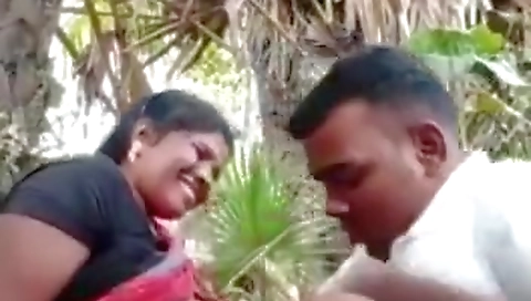 Desi Bahbhi Boobs Sucking And Outdoor Fucking