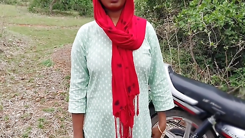 Jungle Girl - After College Holidays, Young Indian Desi Girl Goes To The Jungle With Her Boyfriends - Desi Village Young College Girl Jungle