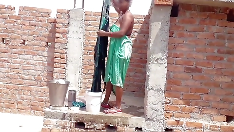 Indian Cute And Sexy Bhabhi Apni Chhat Me, Apni Chut Me Sabun Lagakar Naha Rhi H! Cute Bhabhi Bothing On Her Roof