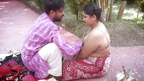 Desi Bra And Panty Salesman Bade Bade Dudhwali Gao Ki Chhori Ko Bra Ke Badale Chod Diya Maje Lekar ( Hindi Audio )