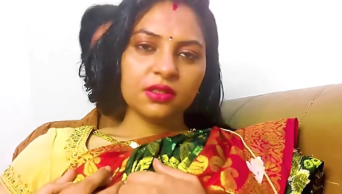 Two Unsatisfied Girls Met And Made A Superb Lesbo Session With Dirty Talk In Hindi