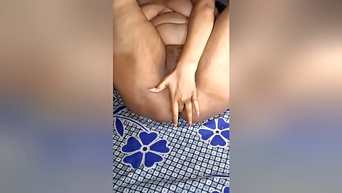 Desi Hot Alisha Bhabhi Closeup Pussy