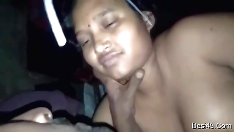 Exclusive- Desi Couple Romance And Boob Sucking