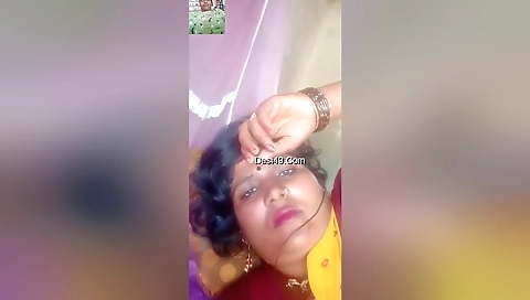 Village Bhabhi Shows Her Boobs And Pussy