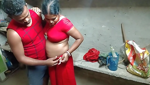 Hindi Sex In Seeing The Maid Alone, The Master Stripped Her And Fucked Her. Indian Desi Style Sax