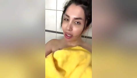 Mira David, Sara Blonde And Mia Khalifa In Mira Nouri Bath