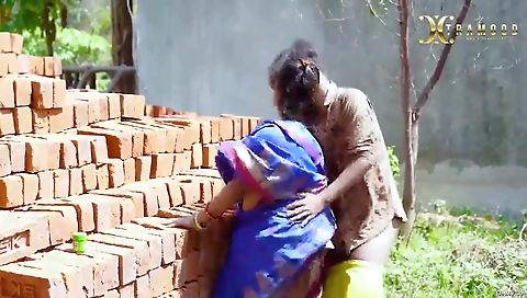 Today Exclusive -outdoor Bhabhi Fucks Threesome